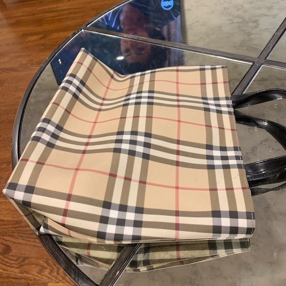 Burberry Novacheck Medium Tote - Picture 7 of 12